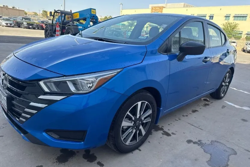 2024 Nissan Versa 1.6 S photo 1
