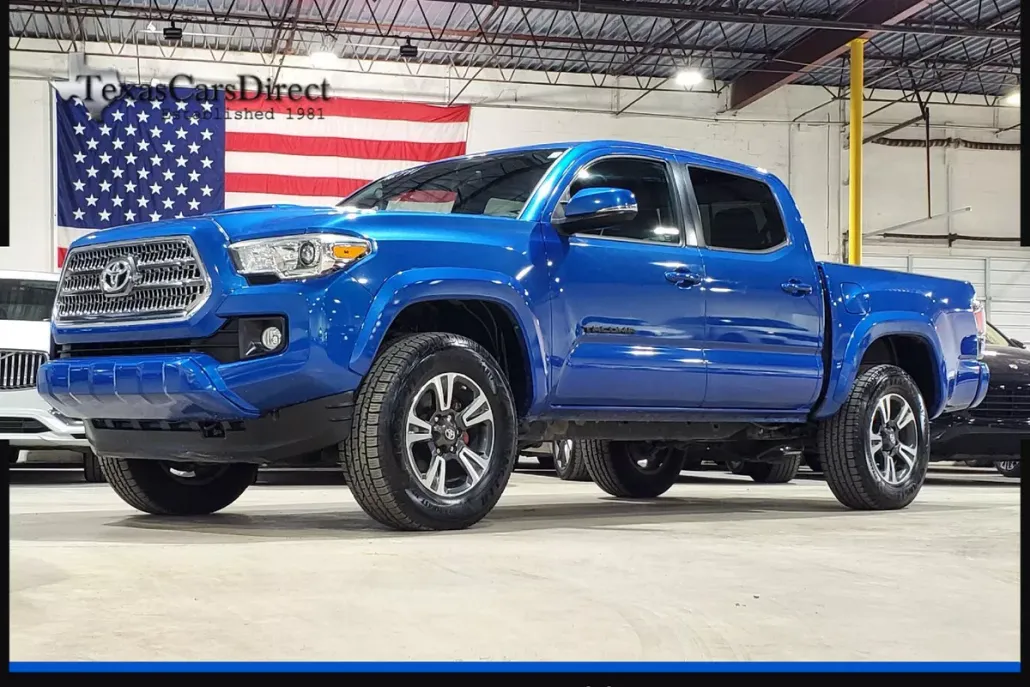2017 Toyota Tacoma TRD Sport V6 Double Cab photo 1