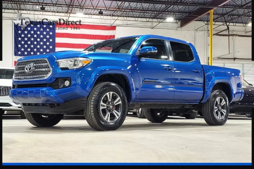2017 Toyota Tacoma TRD Sport V6 Double Cab photo 1