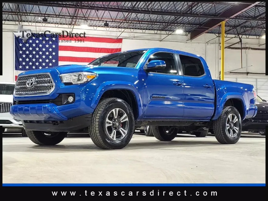 2017 Toyota Tacoma TRD Sport V6 Double Cab photo 1
