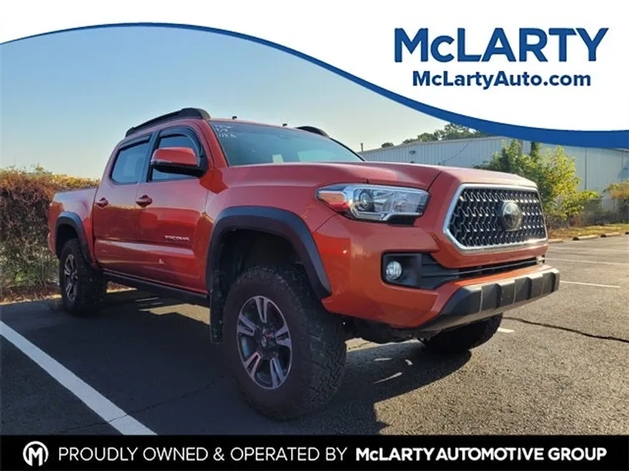 2018 Toyota Tacoma TRD Off-Road photo 1