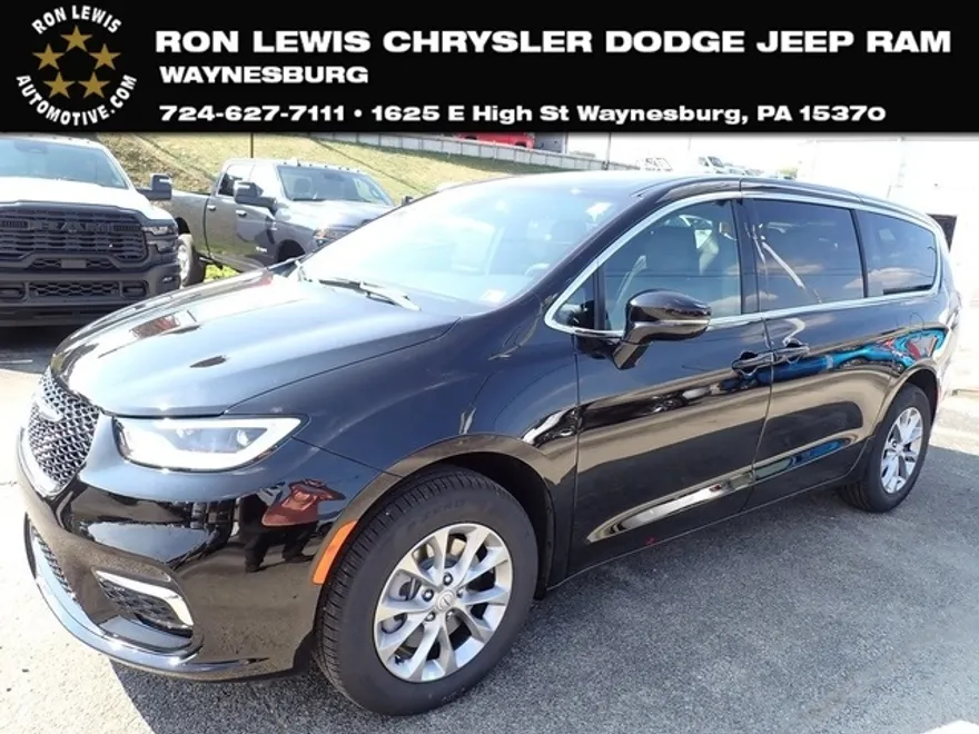 2026 Chrysler Pacifica photo 1