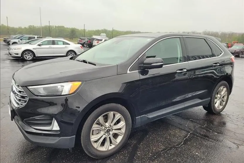 2024 Ford Edge Titanium photo 1