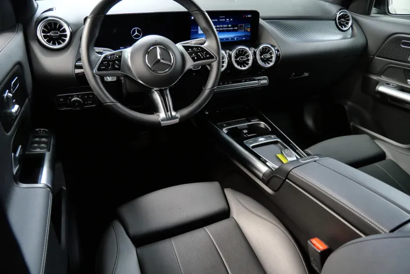 2025 Mercedes Benz GLA 250 4MATIC photo 1