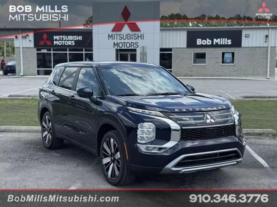 2025 Mitsubishi Outlander SE photo 1