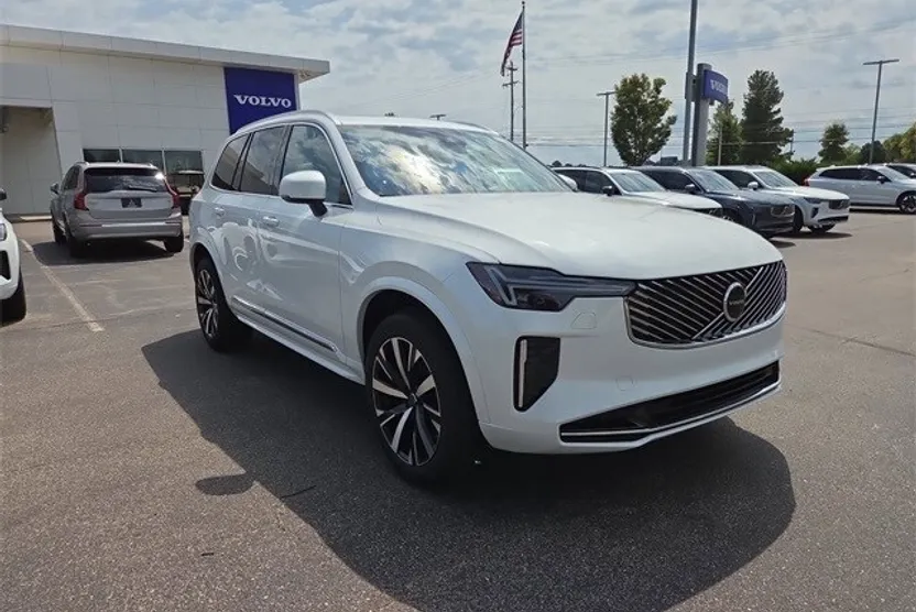 2026 Volvo XC90 Core photo 1