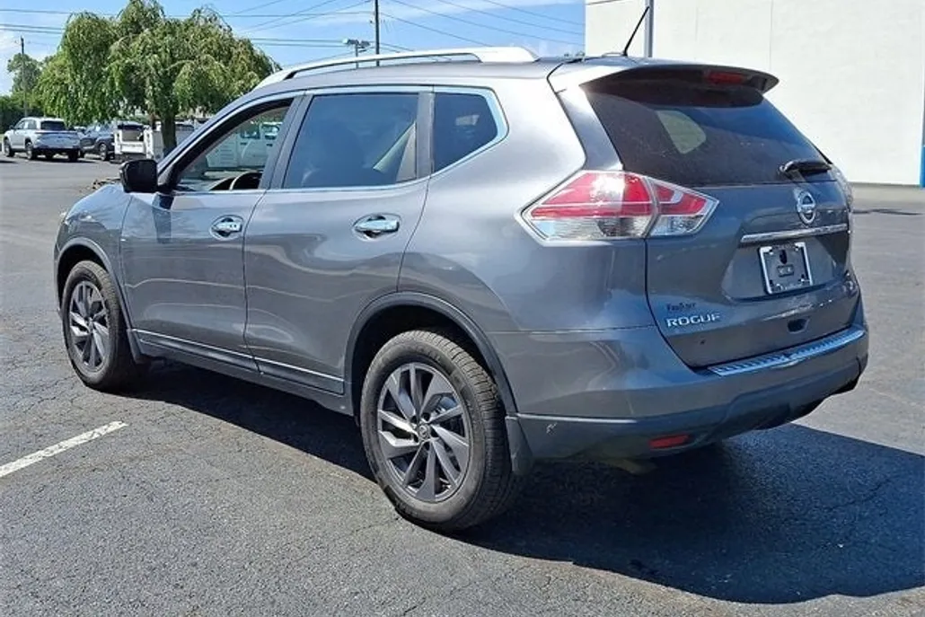 2016 Nissan Rogue SL photo 1