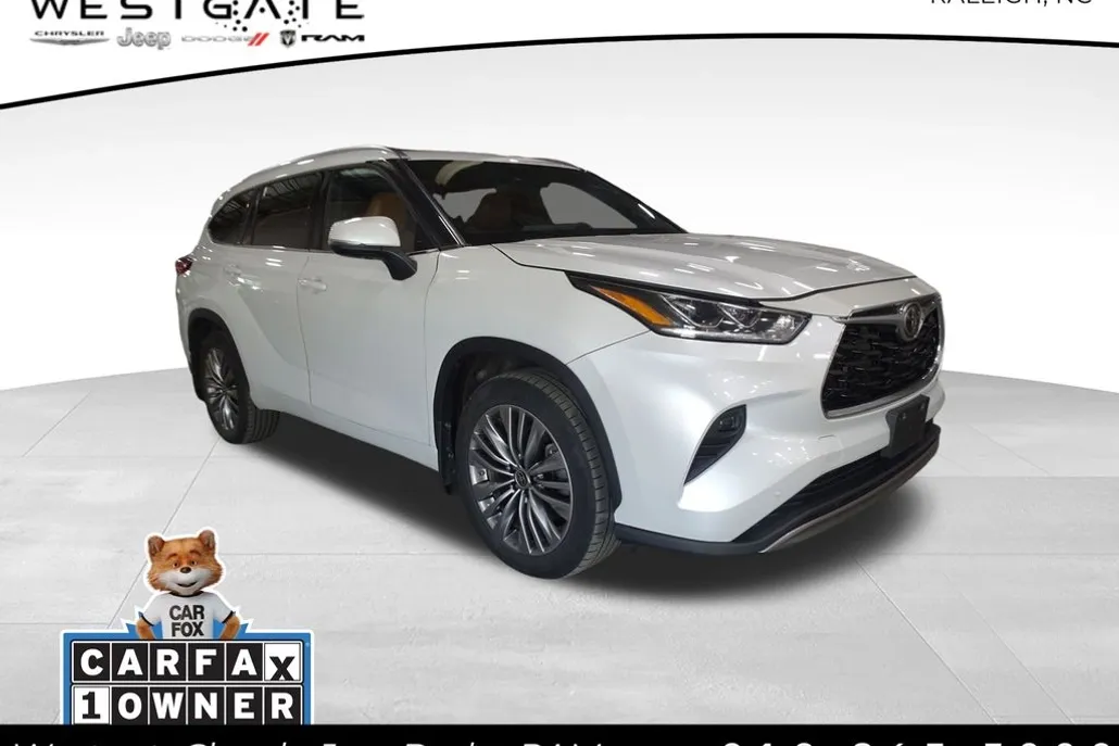 2022 Toyota Highlander Platinum photo 1