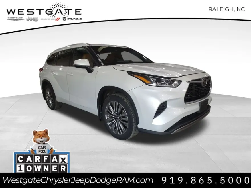 2022 Toyota Highlander Platinum photo 1