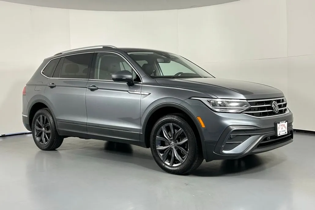2022 Volkswagen Tiguan SE photo 1