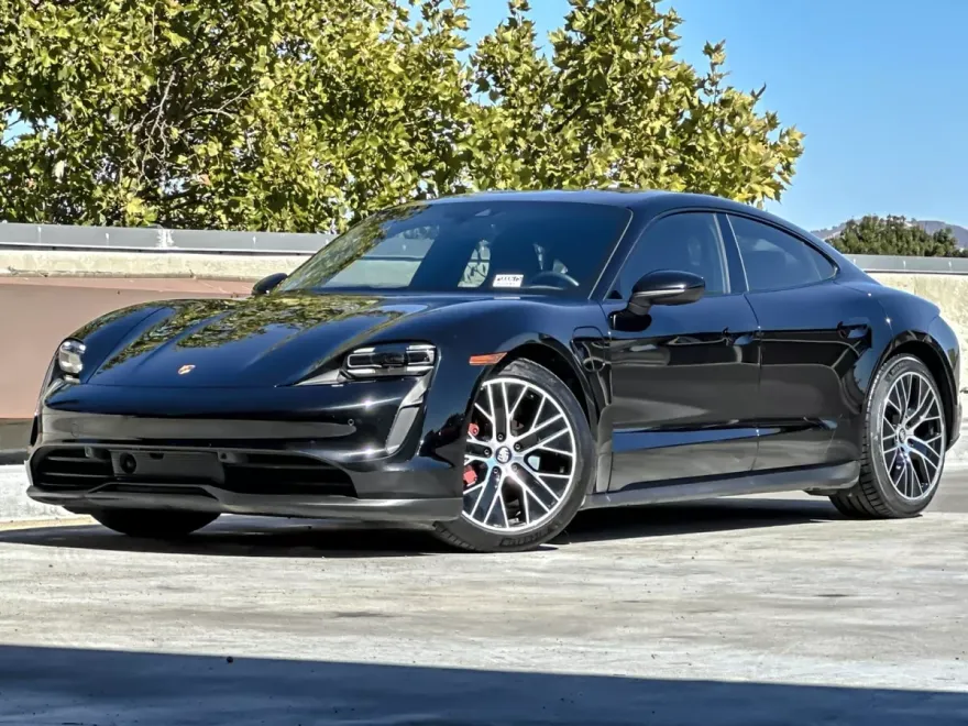 2023 Porsche Taycan photo 1