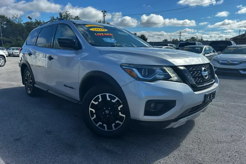 2020 Nissan Pathfinder SV photo 1