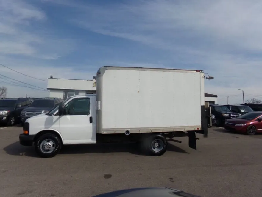 2009 Chevrolet Express 3500 photo 1