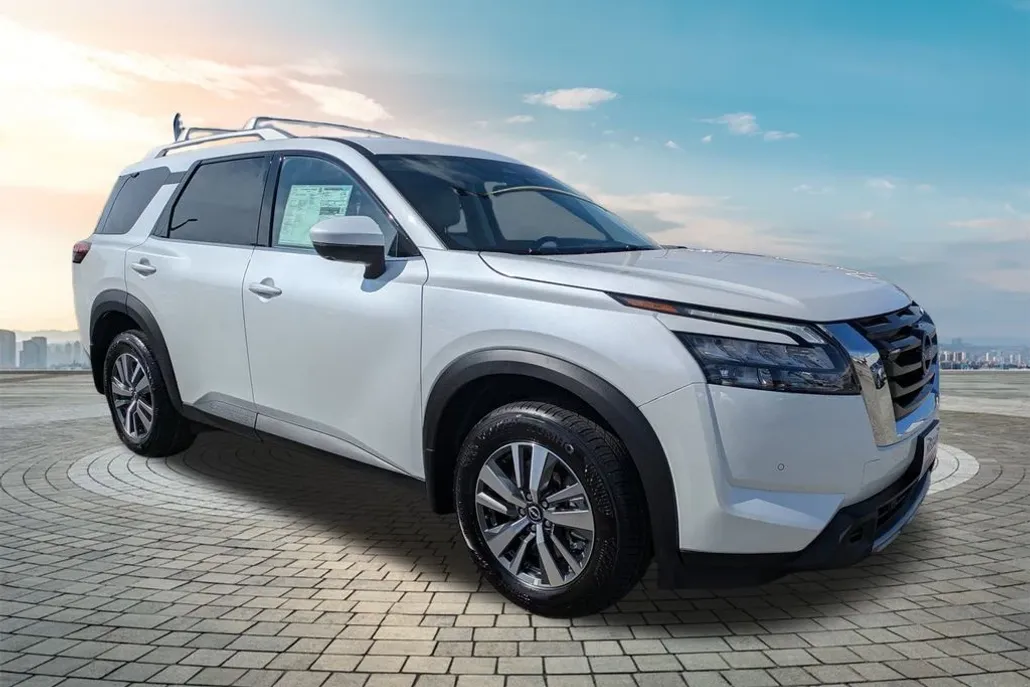 2025 Nissan Pathfinder SL photo 1