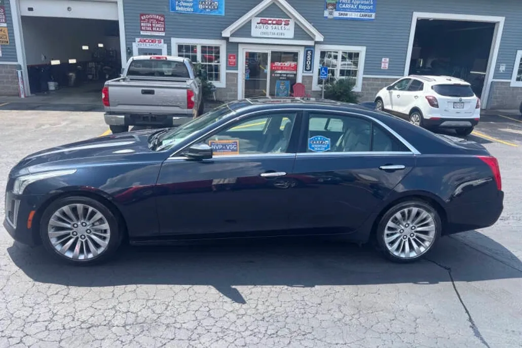 2016 Cadillac CTS Luxury photo 1