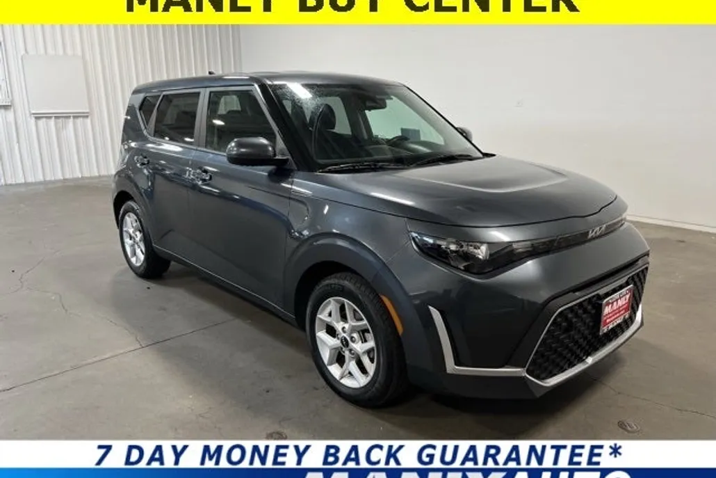 2023 Kia Soul LX photo 1