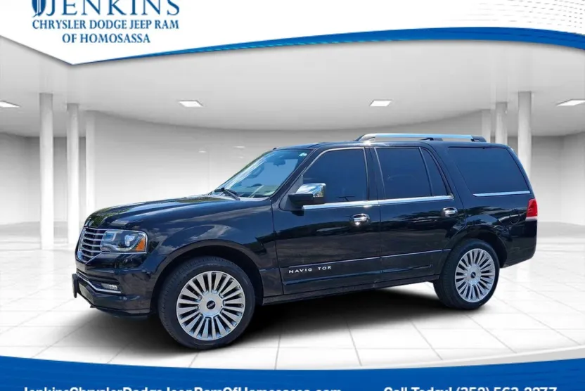 2017 Lincoln Navigator Select photo 1