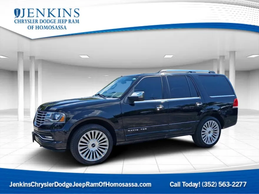 2017 Lincoln Navigator Select photo 1