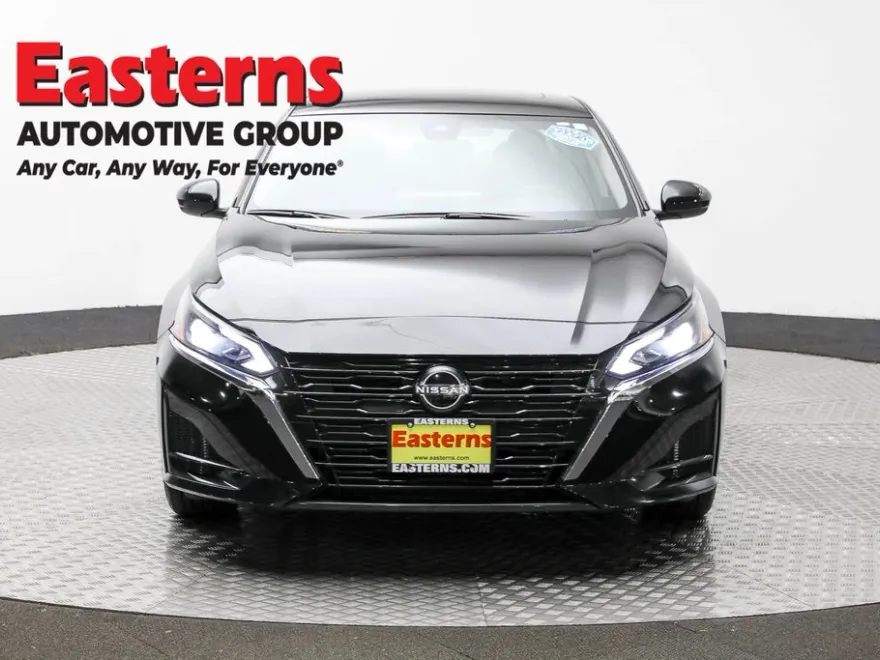 2023 Nissan Altima 2.5 SV photo 1