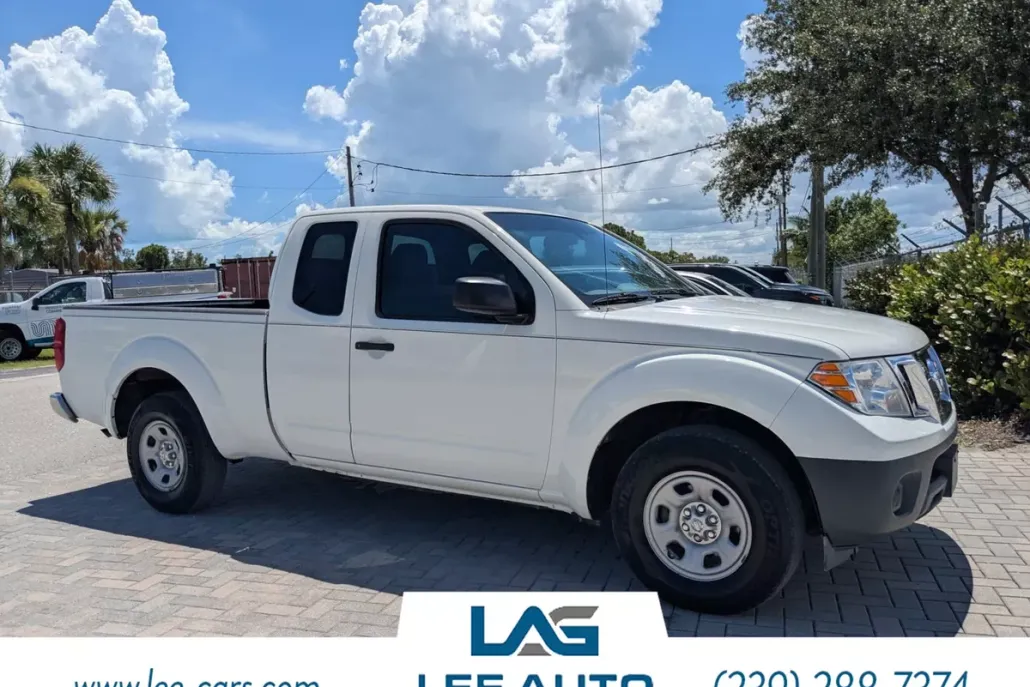 2013 Nissan Frontier S photo 1