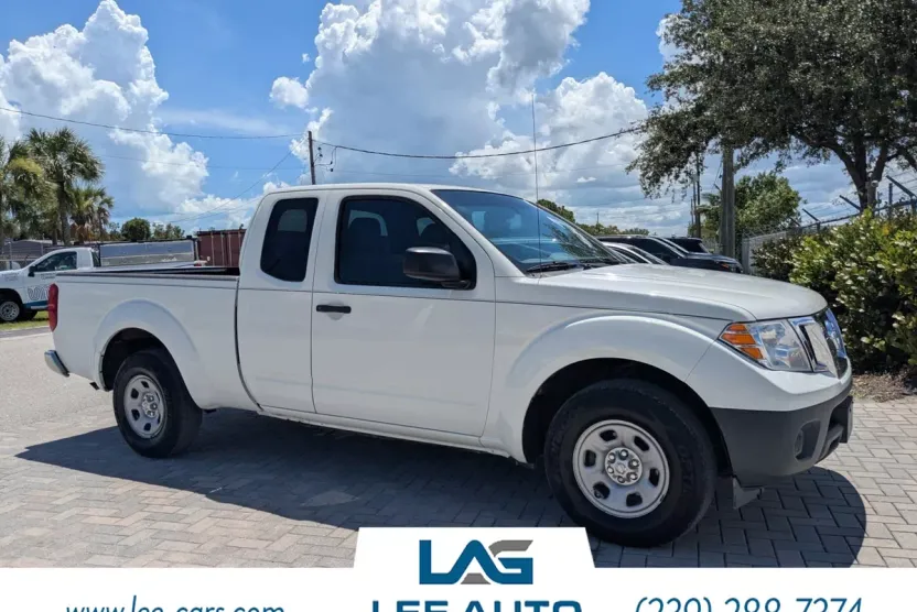 2013 Nissan Frontier S photo 1