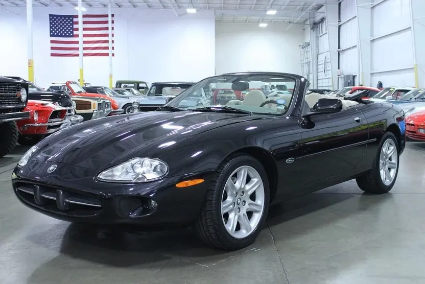 2000 Jaguar XK 8 photo 1