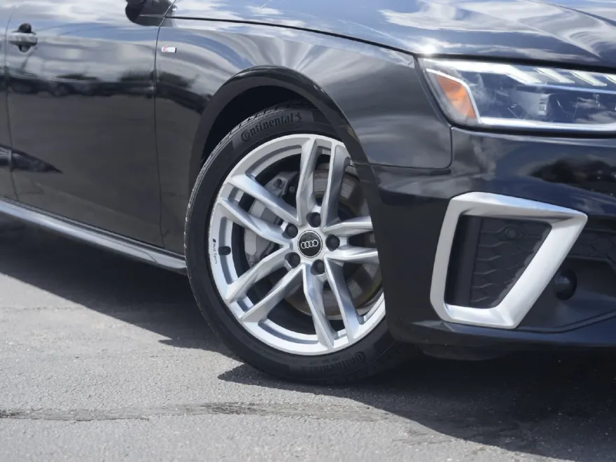 2023 Audi A4 45 S line Premium Plus photo 1