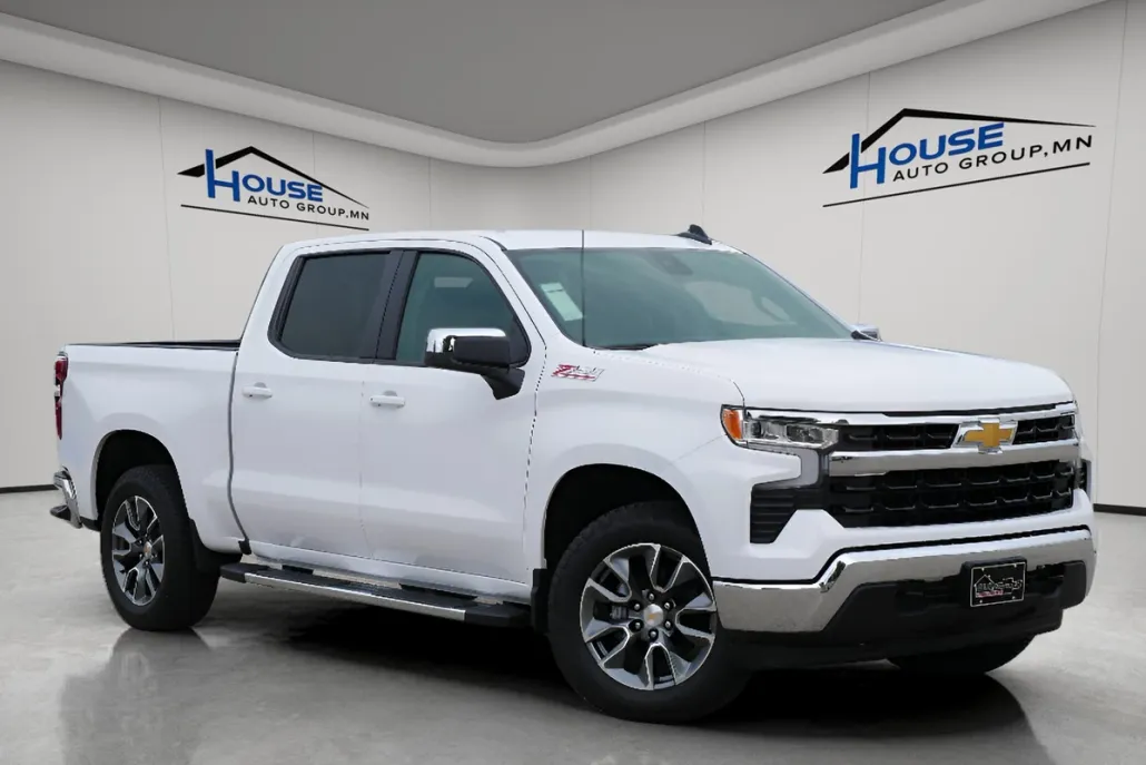 2025 Chevrolet Silverado 1500 LT photo 1