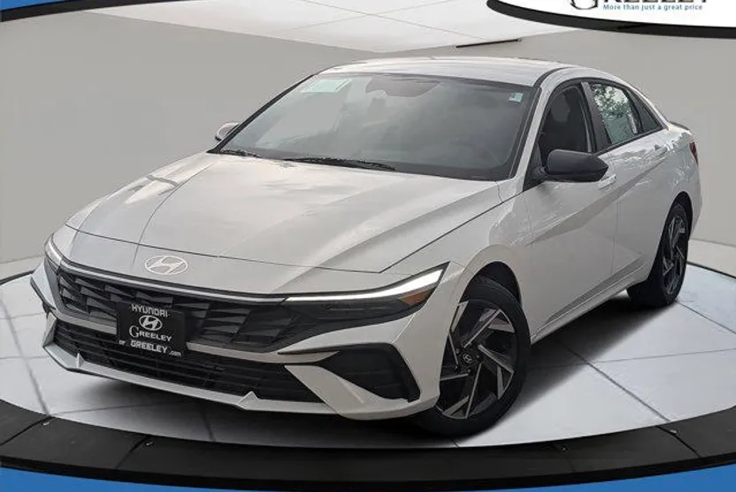 2025 Hyundai Elantra SEL Sport photo 1