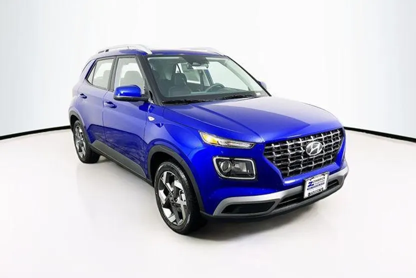 2025 Hyundai Venue SEL photo 1