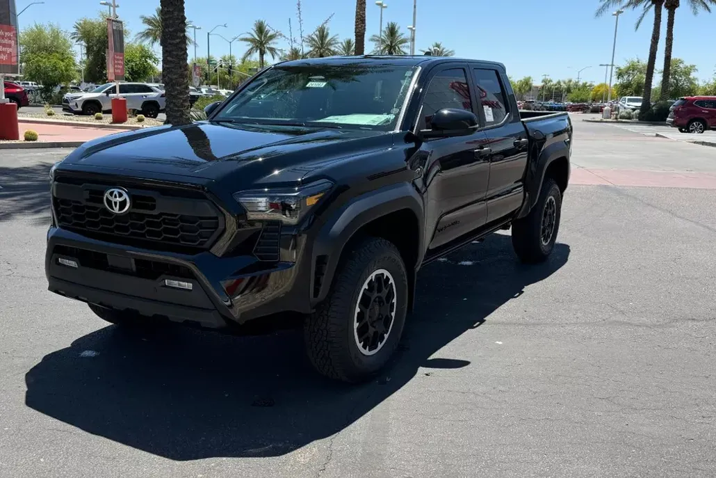 2025 Toyota Tacoma TRD Off-Road Double Cab photo 1