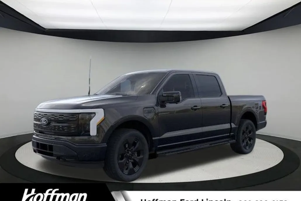 2025 Ford F-150 Lightning Platinum photo 1