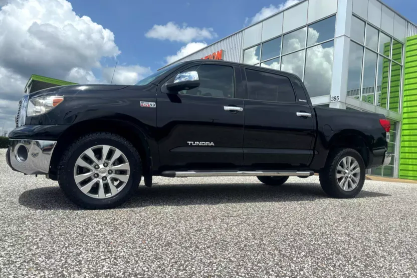 2013 Toyota Tundra CrewMax Platinum photo 1