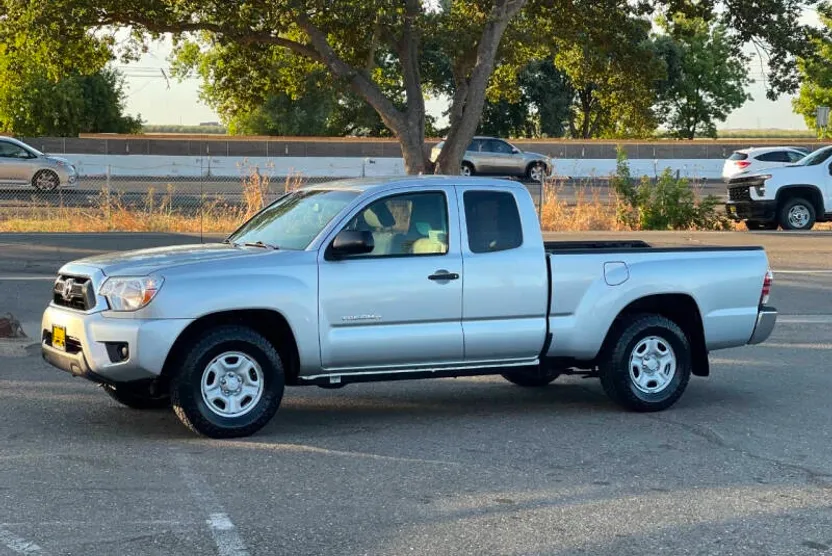 2013 Toyota Tacoma Base Access Cab photo 1