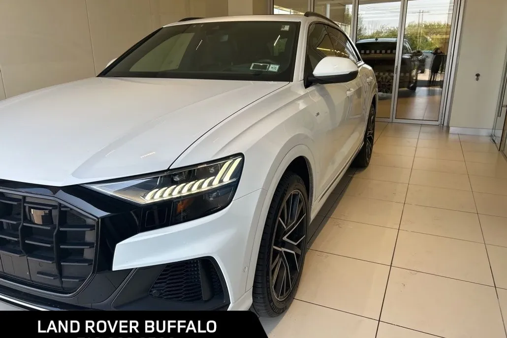 2022 Audi Q8 55 Prestige photo 1
