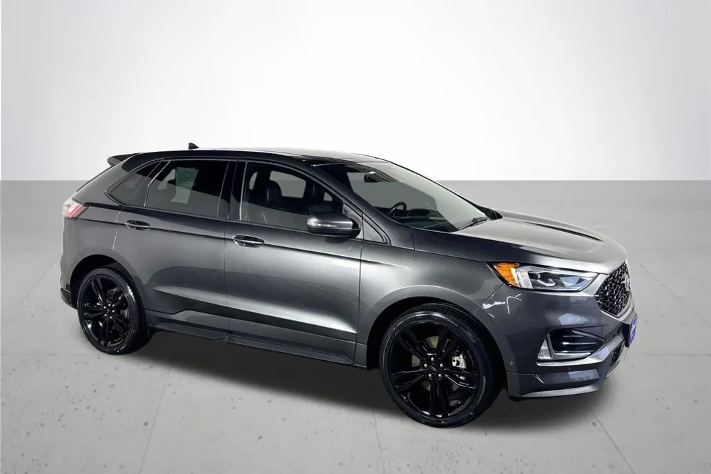 2020 Ford Edge ST photo 1