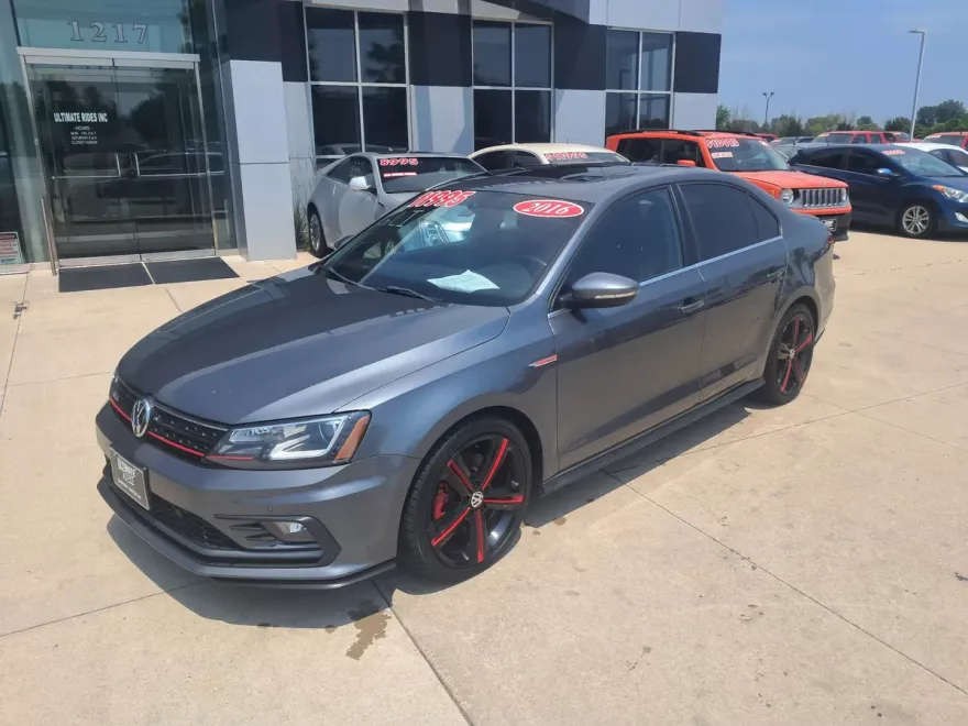 2016 Volkswagen Jetta 2.0T GLI SE photo 1