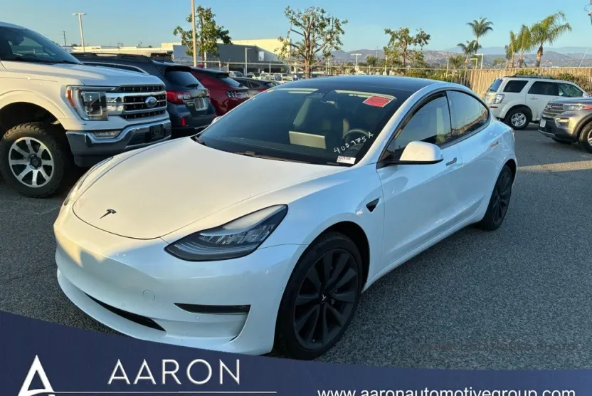 2020 Tesla Model 3 Long Range photo 1