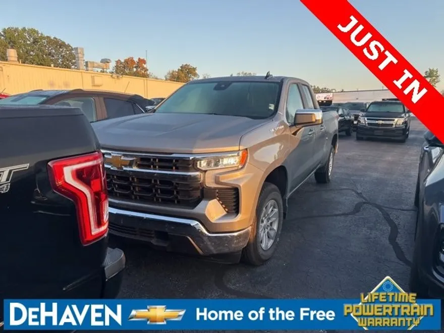 2024 Chevrolet Silverado 1500 LT photo 1