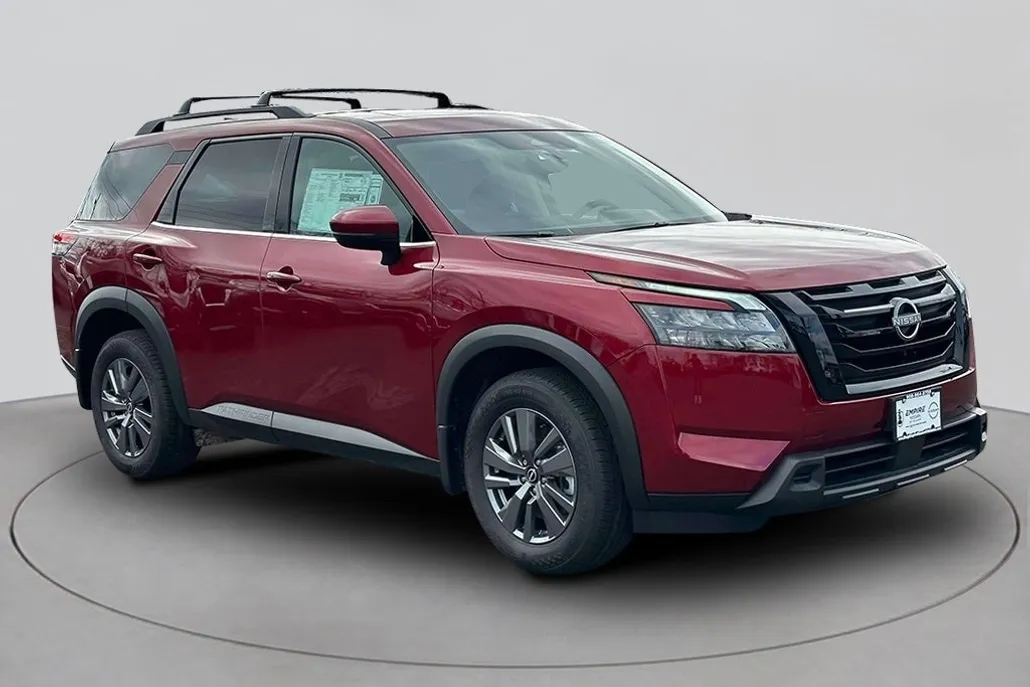 2025 Nissan Pathfinder SL photo 1
