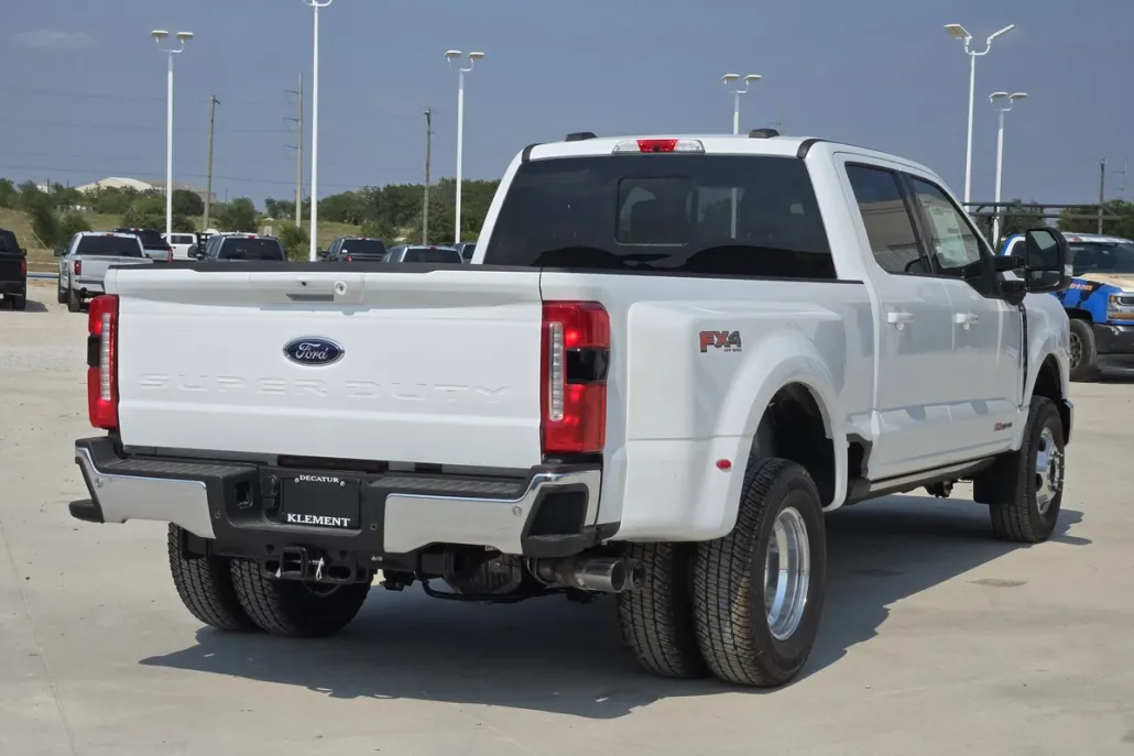 2025 Ford F-350 Lariat photo 1