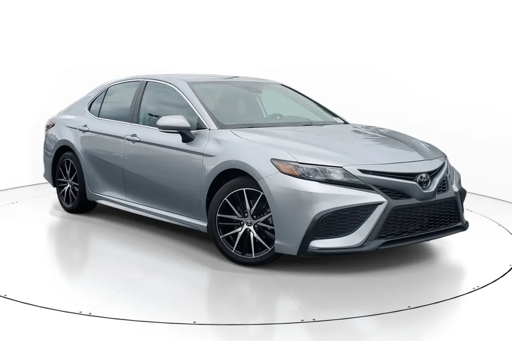 2024 Toyota Camry SE photo 1