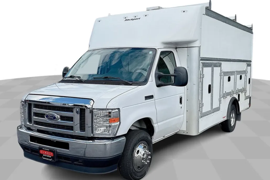 2022 Ford E-450 photo 1