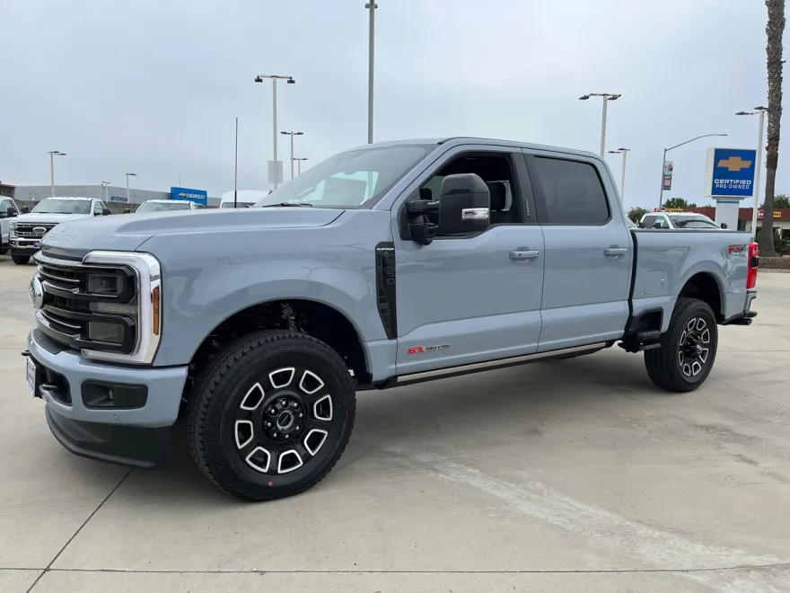 2026 Ford F-250 Platinum photo 1