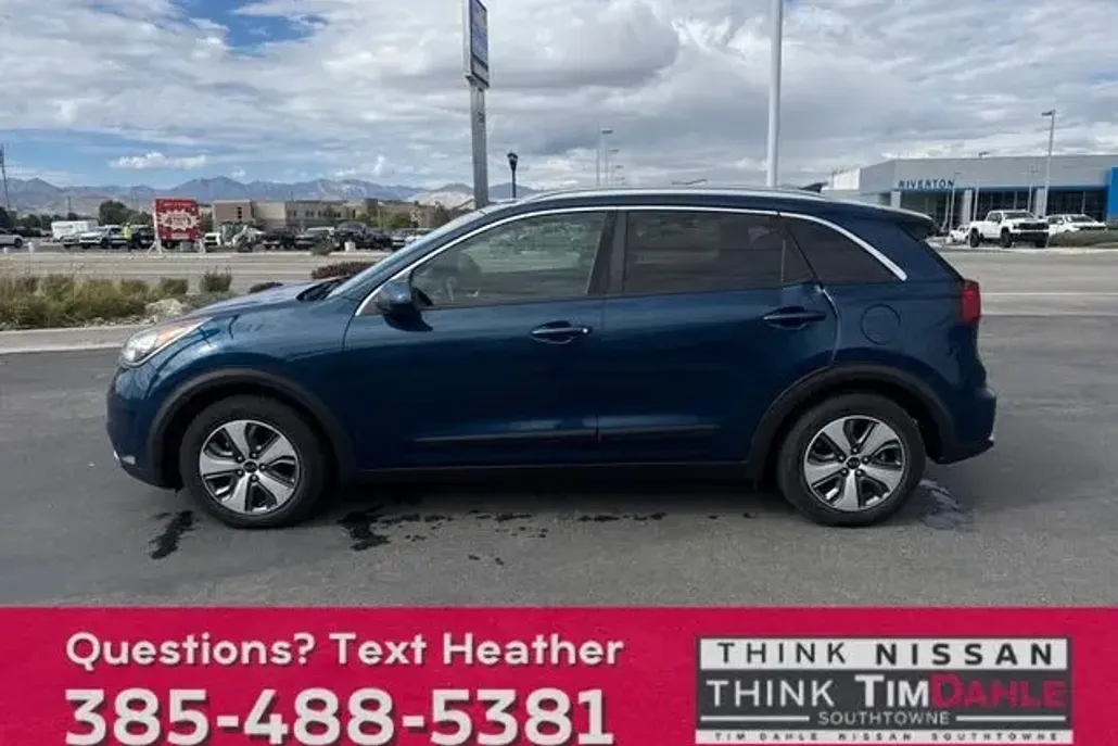 2018 Kia Niro FE LX photo 1
