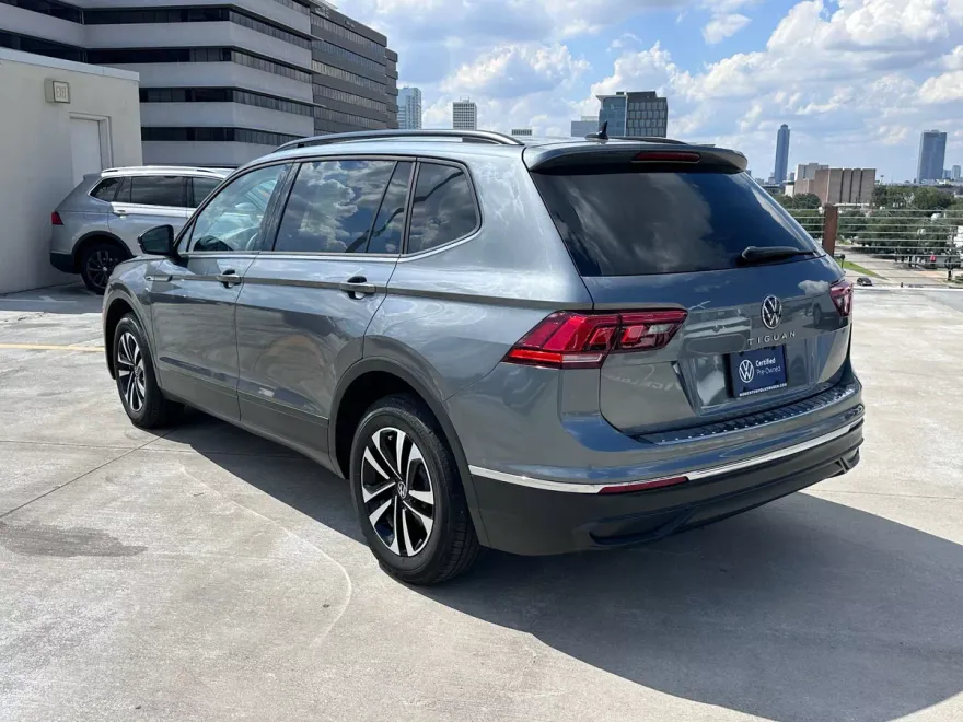 2023 Volkswagen Tiguan S photo 1