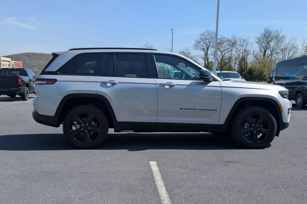 2025 Jeep Grand Cherokee Altitude X photo 1