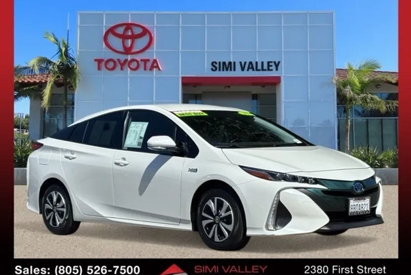 2017 Toyota Prius Prime Premium photo 1