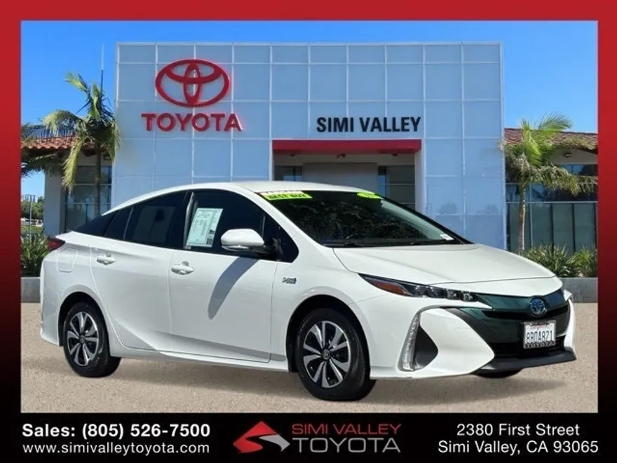 2017 Toyota Prius Prime Premium photo 1