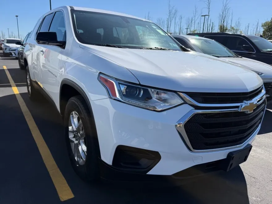2019 Chevrolet Traverse LS photo 1